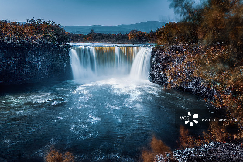 牡丹江镜泊湖吊水楼瀑布景区风光图片素材