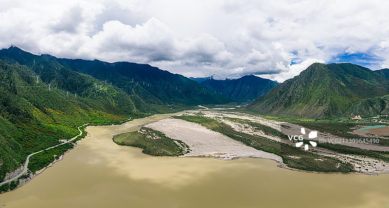 中国西藏林芝雅鲁藏布江自然风光航拍图片素材