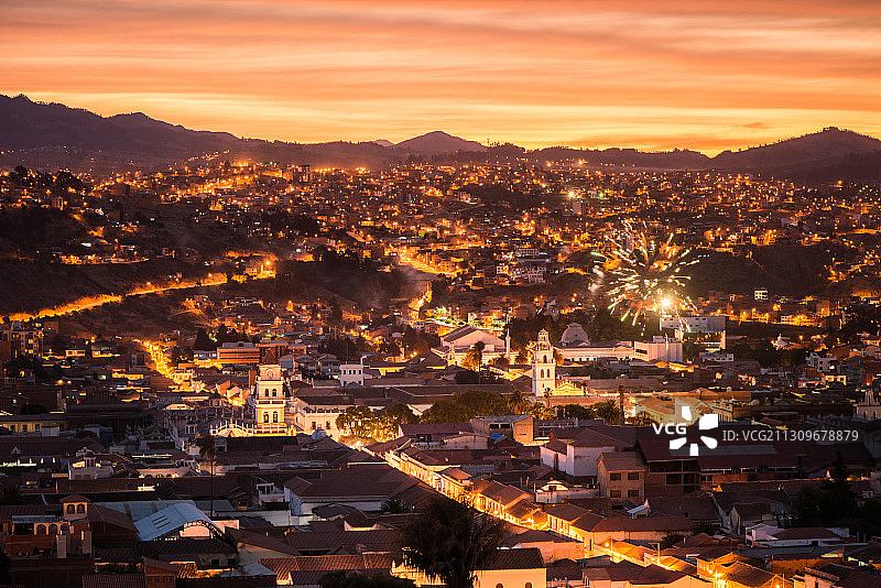 南美玻利维亚苏克雷的城市夜景图片素材