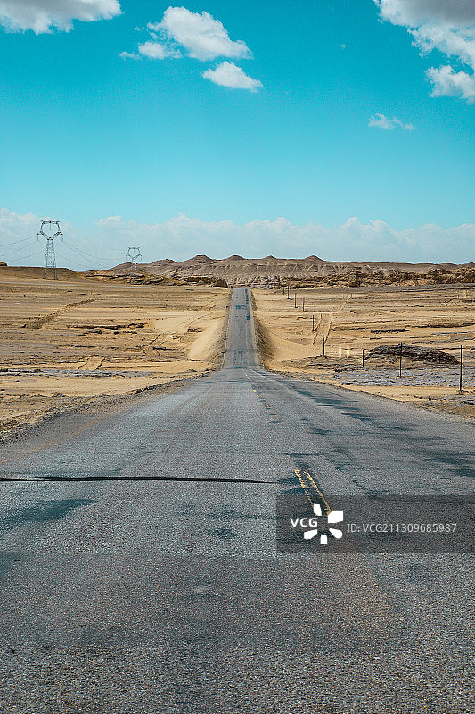 笔直的315国道图片素材