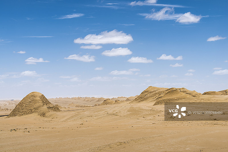 青海柴达木盆地沙漠风光图片素材