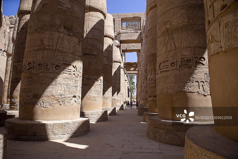 太阳神庙石柱如林图片素材