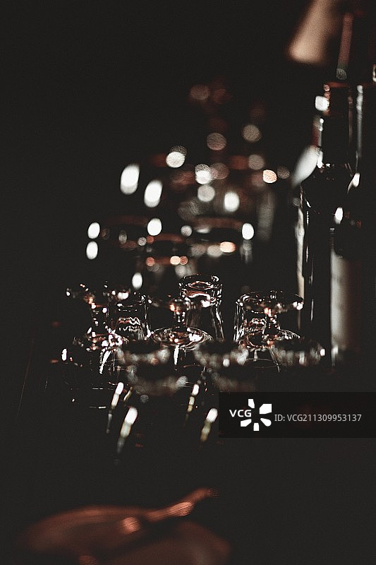 夜晚的灯光，美国肯塔基州伊丽莎白镇图片素材