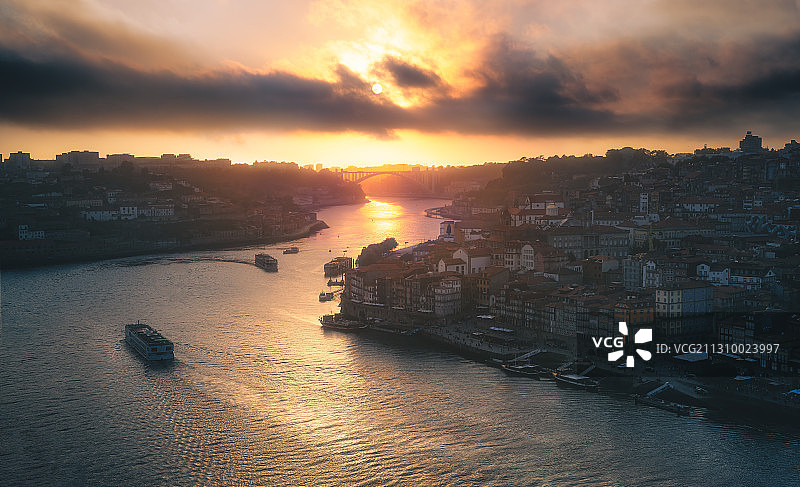 波尔图河上落日图片素材