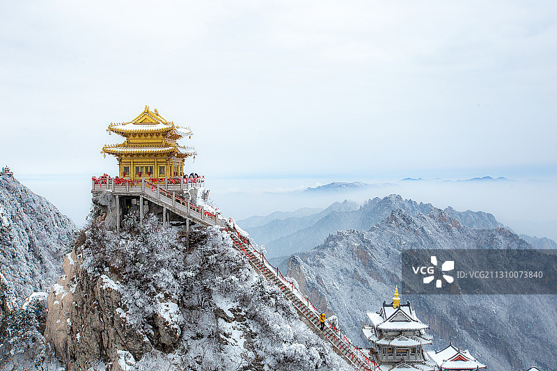 老君山玉皇顶雪景云海图片素材