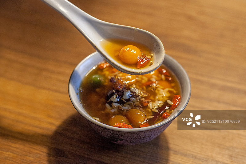 酒酿桂花圆子羹图片素材