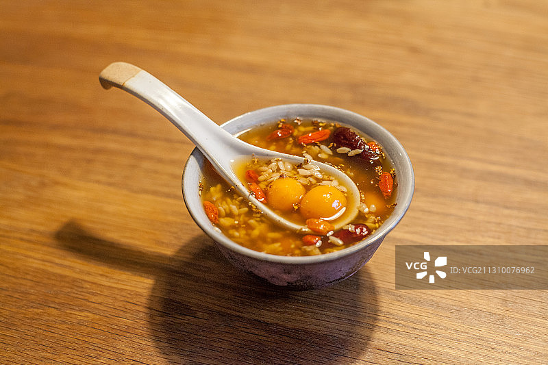 酒酿桂花圆子羹图片素材