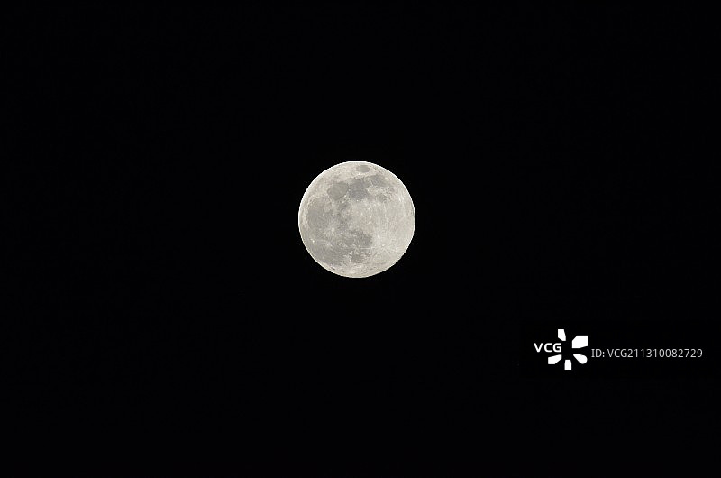 瑞士的满月图片素材