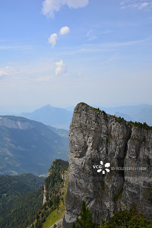 法国弗莱讷的岩石山脉风光图片素材