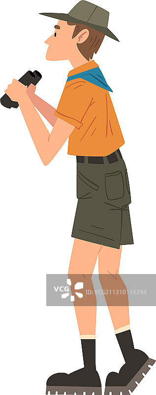 森林管理员用双筒望远镜观察图片素材