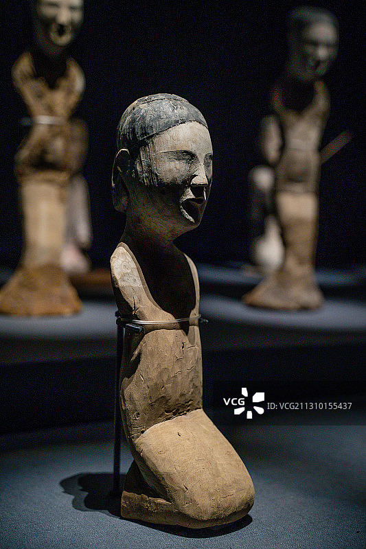 马王堆汉墓歌舞俑 奏乐俑一组图片素材