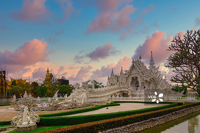 白庙 Wat Rong Khun图片素材