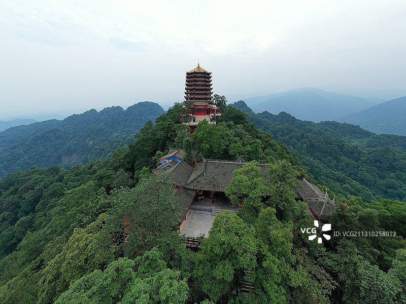 东华殿和老君阁+四川省成都市都江堰市青城山旅游区图片素材