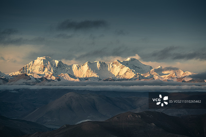 卓奥友峰日出图片素材