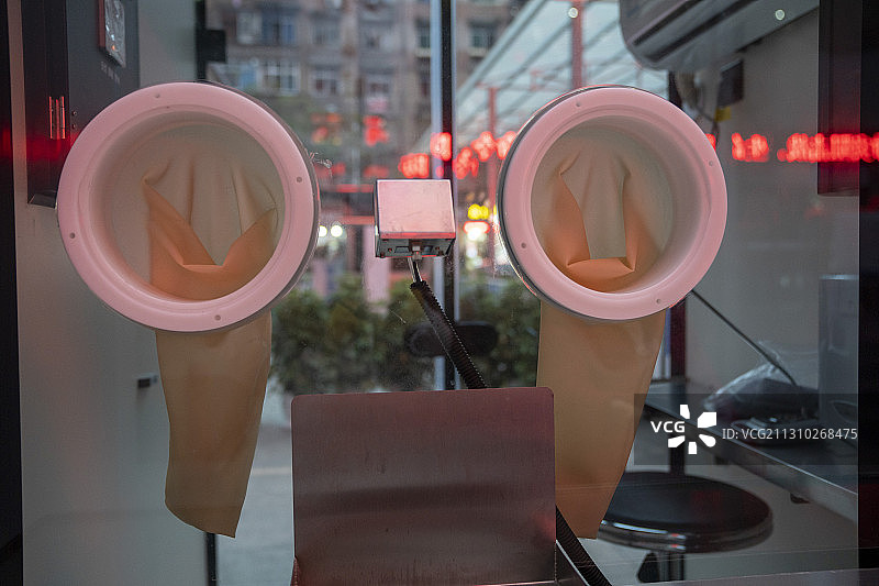 核酸检测“生物医疗安全采样舱”上线图片素材