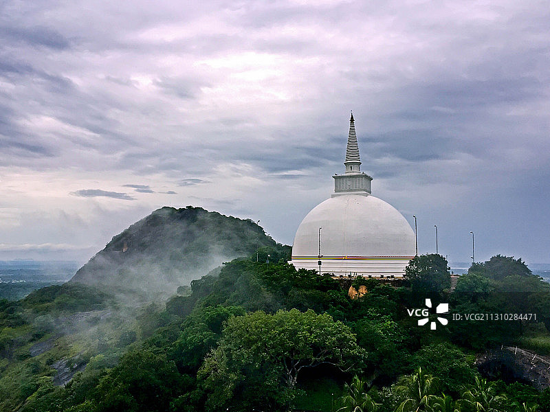 斯里兰卡佛教圣地米欣特莱的佛塔图片素材