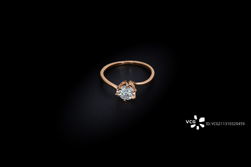 珠宝 首饰 戒指 钻石 玫瑰金图片素材