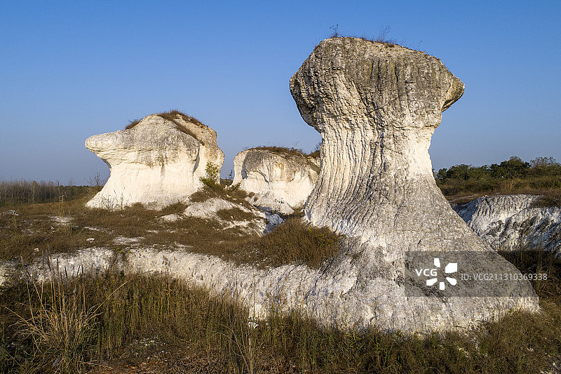 地质公园矿山矿石造型犹如动物形象图片素材