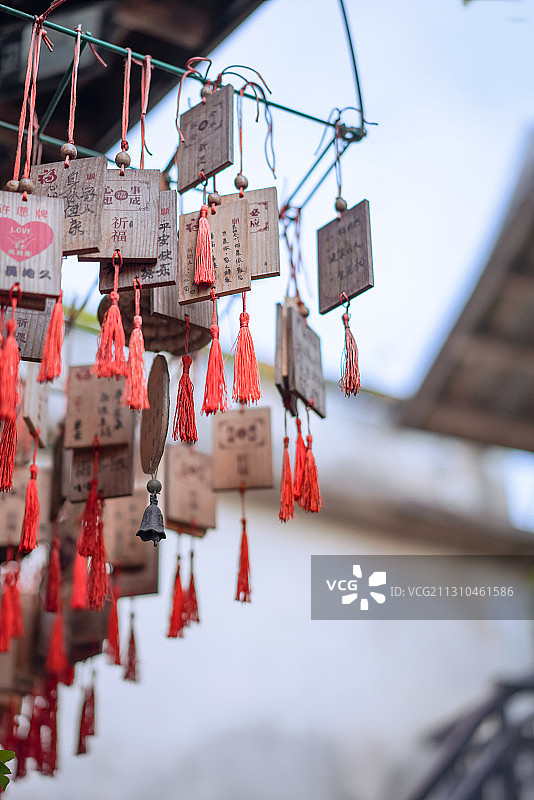 甘坑客家小镇里的祈愿风铃图片素材