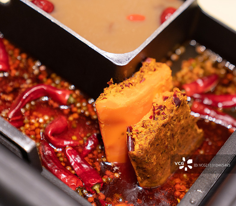 鸳鸯火锅麻辣或多底料图片素材