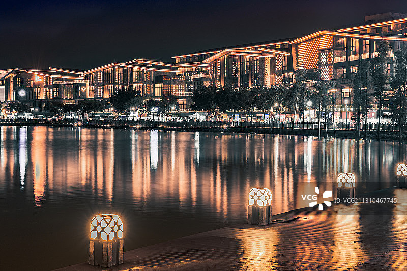 依水夜色图片素材