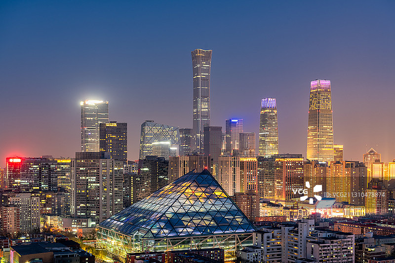 北京侨福芳草地与国贸CBD夜景户外风光高视角图片素材