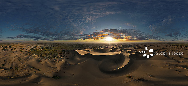 新疆民丰县小沙漠迷人光影图片素材