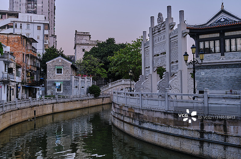 中国广州荔湾区中式牌坊建筑景观图片素材