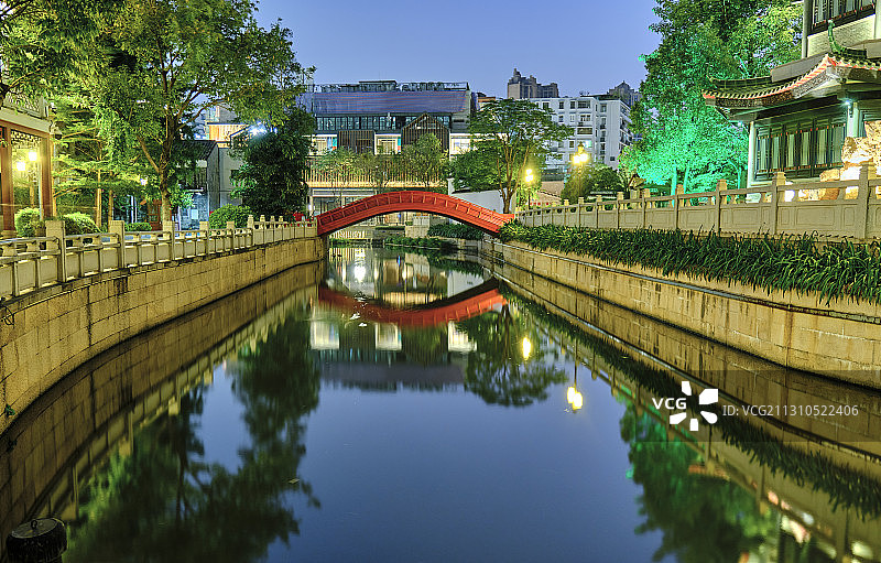 中国广州荔湾区河道夜景灯光图片素材