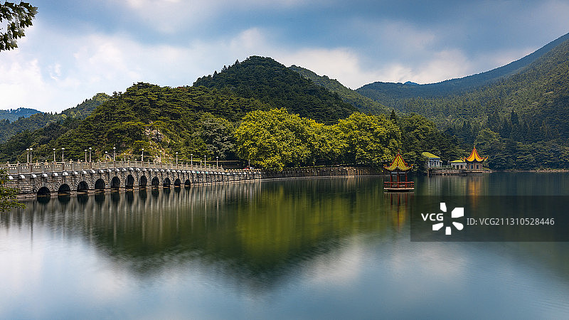 芦林湖图片素材
