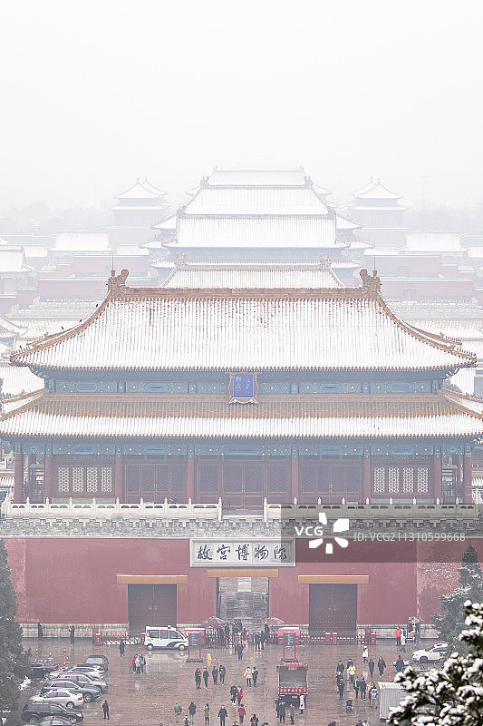 登高望皇城，飞白满乾坤图片素材