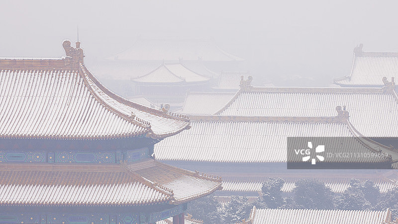 登高望皇城，飞白满乾坤图片素材