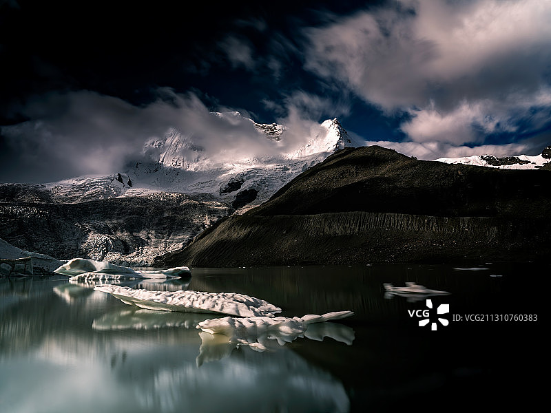 萨普神山图片素材