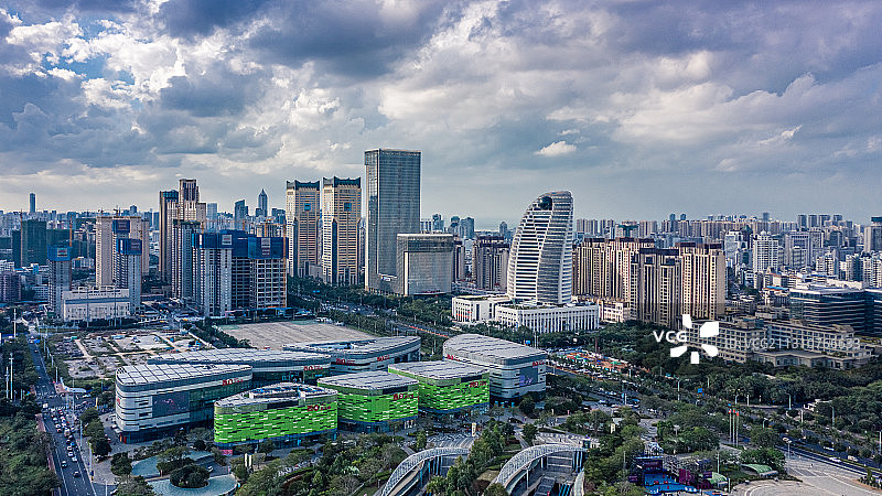 海口日月广场免税店白天全景图片素材