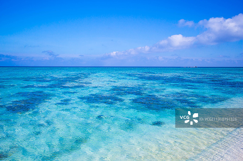 深蓝之海图片素材