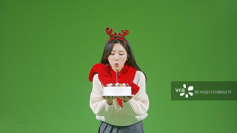 韩国人在白色背景上庆祝圣诞节商业活动（抠像）图片素材