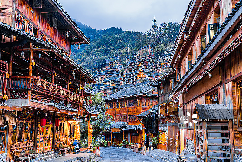 中国贵州西江苗寨房屋清晨建筑风光图片素材