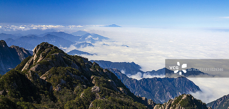 一览众山小【安徽黄山n】图片素材