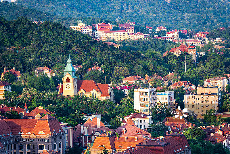 西部高层高视角拍摄老城区和回澜阁图片素材