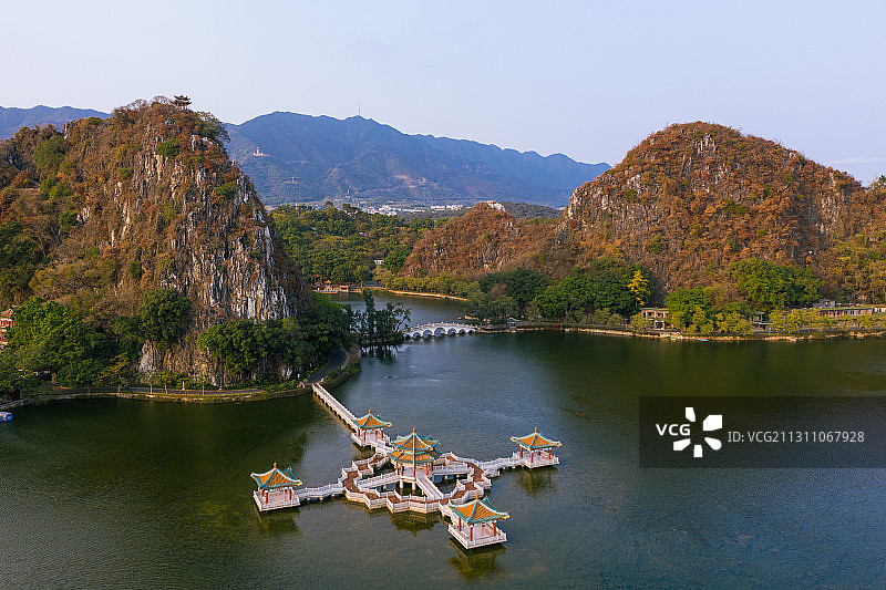 航拍广东省肇庆市端州区七星岩五龙亭水月岩云星湖岩前村 天柱岩图片素材