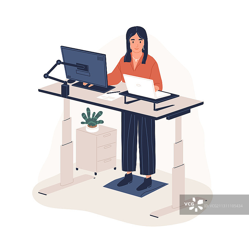 在人体工学场所工作的微笑女职员图片素材