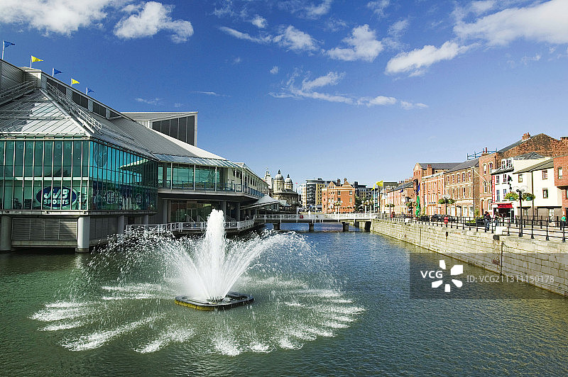 英国约克郡赫尔的公主码头购物中心图片素材