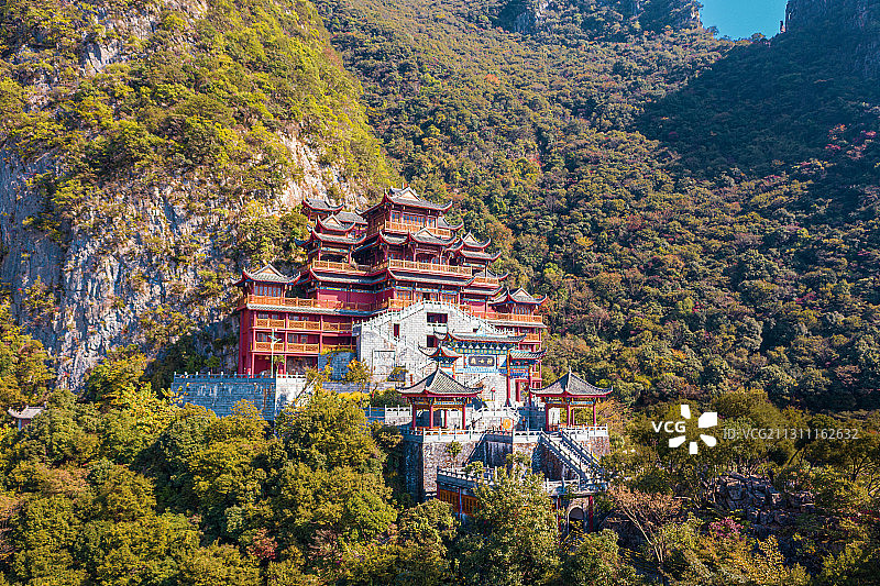 航拍重庆巫山神女峰景区神女庙图片素材