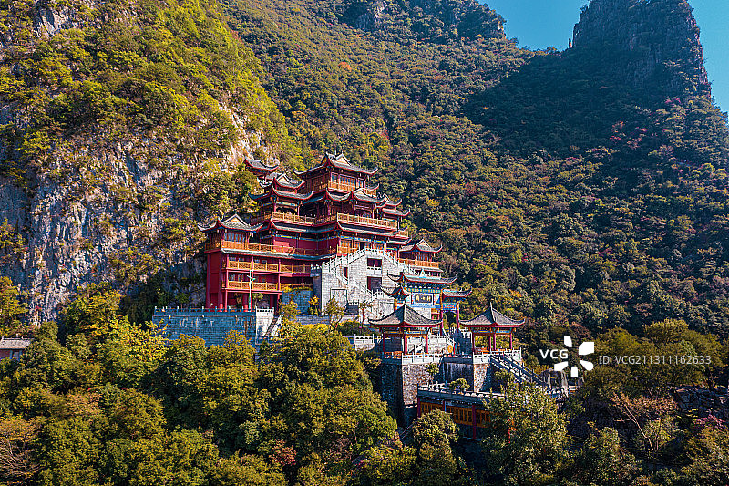 航拍重庆巫山神女峰景区神女庙图片素材