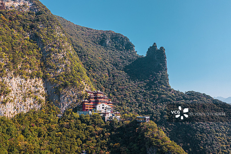 航拍重庆巫山神女峰景区神女庙图片素材