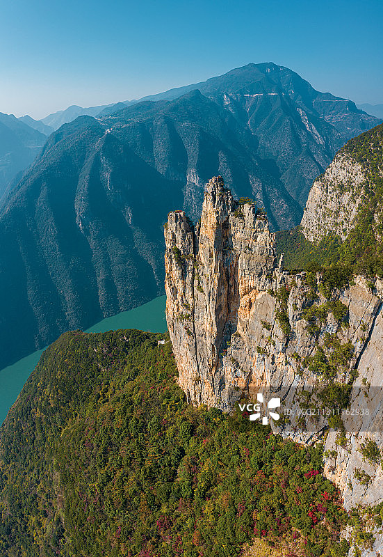 航拍重庆巫山神女峰图片素材