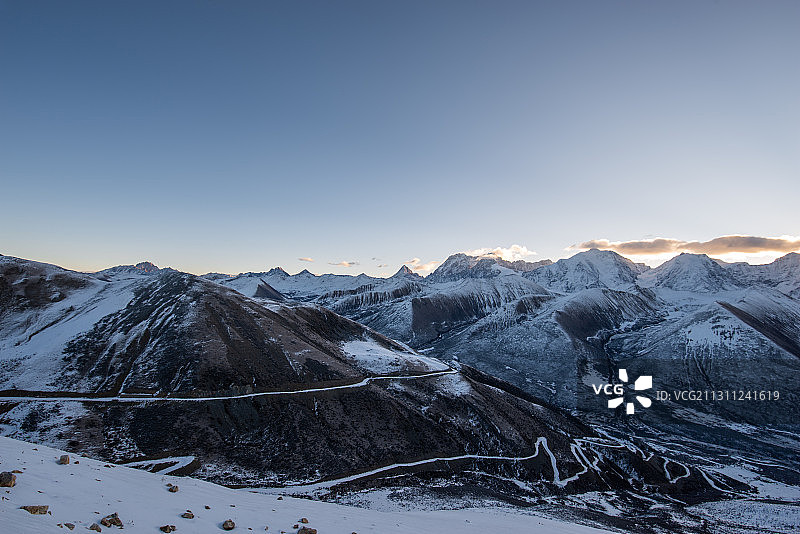 日出时分的川西高原自然风光图片素材