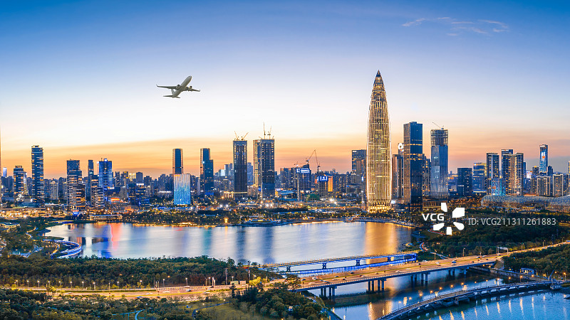 广东省深圳市南山区后海人才公园城市天际线图片素材