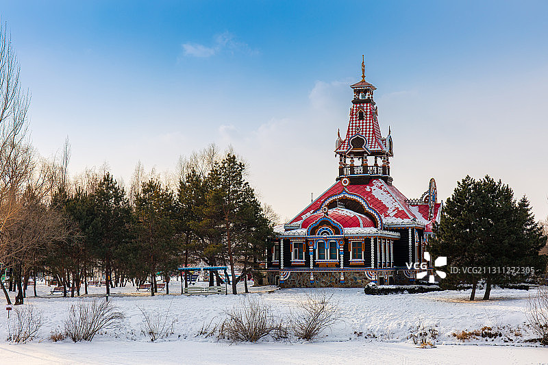 冬季，黑龙江哈尔滨伏尔加庄园景区的雪景图片素材