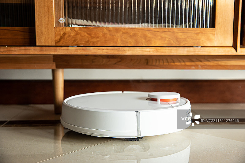 室内的扫地机器人图片素材